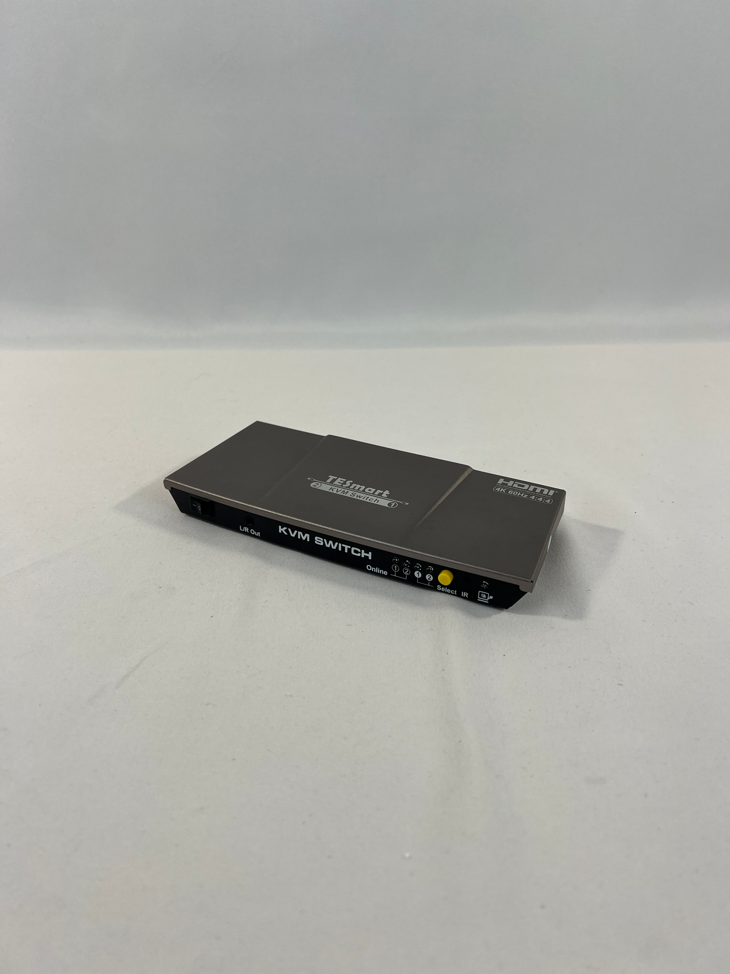 Switch TESmart KVM Switch 4K 60Hz 4:4:4 Switch TESmart KVM Switch 4K 60Hz 4:4:4